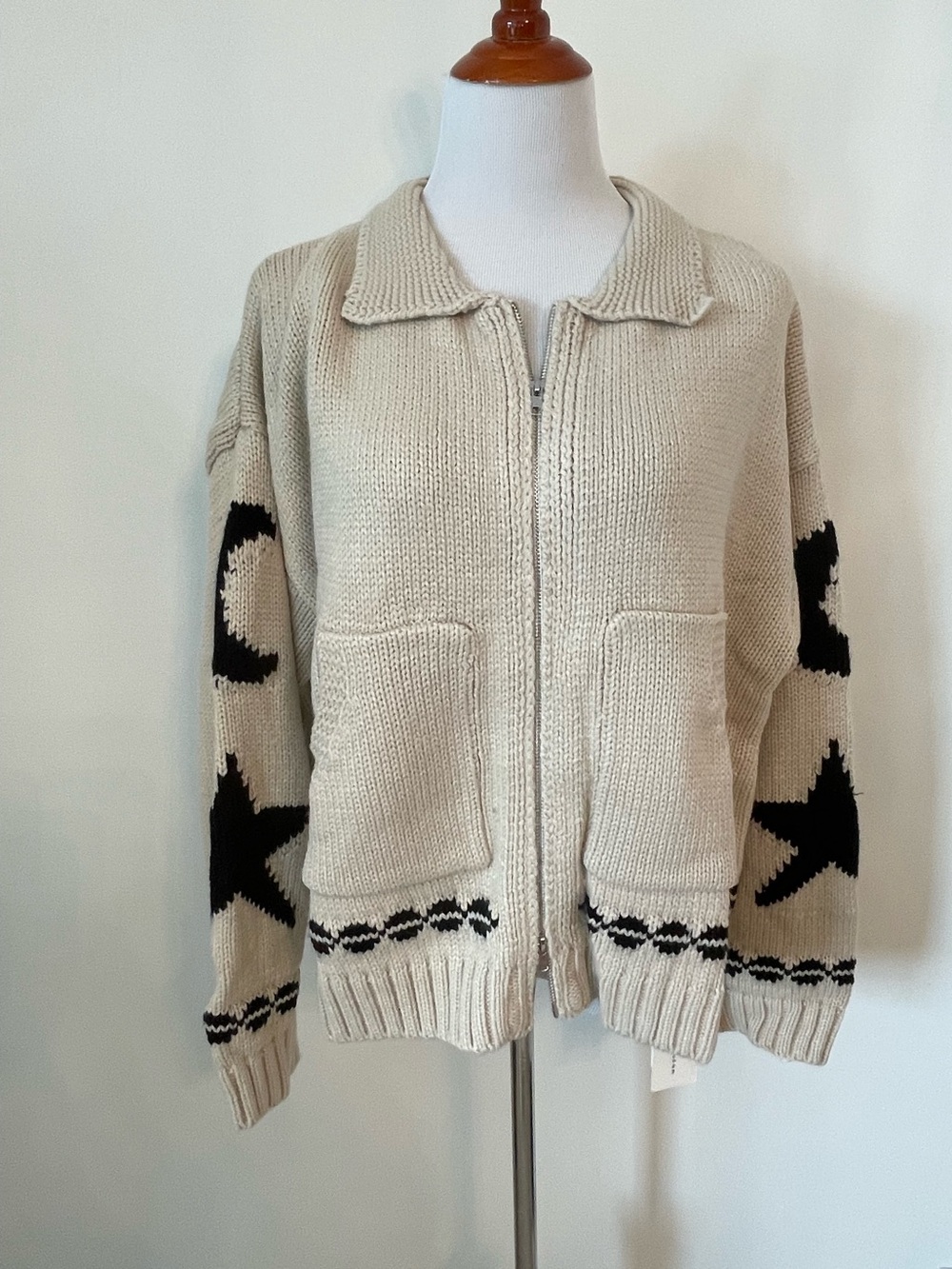 Commence Cream Double Zip-Front Chunky Knit with Black Star Detail - Picture 2 of 7